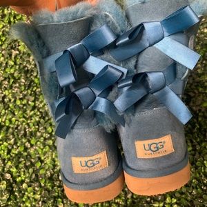 Blue bailey bow uggs